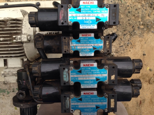 ขายปั้มน้ำมันไฮโดรลิค Nachi 5 HP. 220 V 3 สาย made in Japan พร้อมซาลีนอยวาล์ว 24 vdc มีออยคลูเลอร์ในตัว สภาพสวย อุปกรณ์ครบ พร้อมใช้งาน