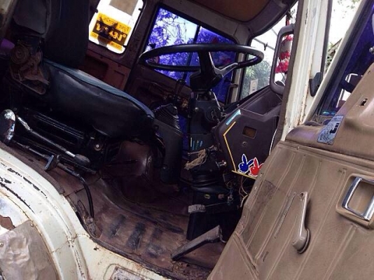 ขายสิบล้อหัวแชสซี Hin F18 - 2 เพลา เครื่อง JO8 - 260 แรง ยางดี แชสซีสวย ทะเบียนพร้อม