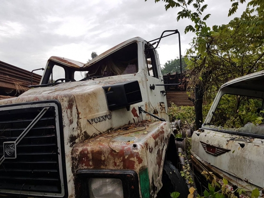 ขาย ซากหัวลาก VOLVO N10 จำนวน 2 คัน พร้อมทะเบียน ขาย ซากหัวลาก VOLVO N10 จำนวน 2 คัน พร้อมทะเบียน