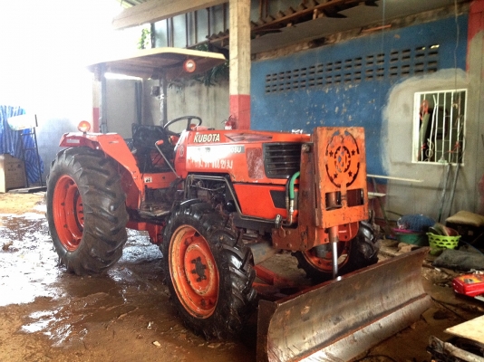 รถไถ KOBOTA M5000SU ใช้งานดี, รถแรง, เครื่องดี, รถพร้อมใช้งาน เอกสารเล่มทะเบียน เจ้าของขายเอง ต่อรองได้