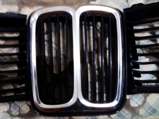 ขายชุดกระจังหน้า+ไฟหน้า+จมูก BMW 520 ขายชุดกระจังหน้า+ไฟหน้า+จมูก BMW 520