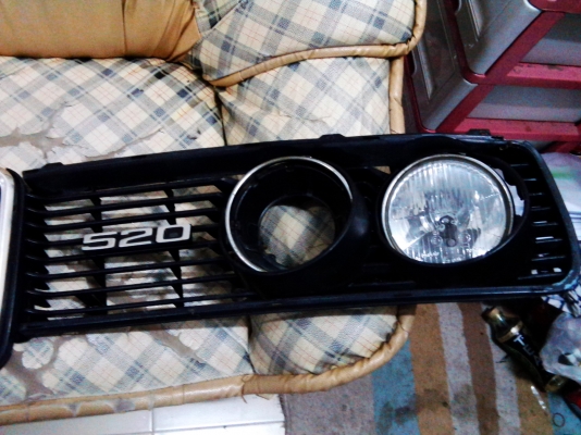 ขายชุดกระจังหน้า+ไฟหน้า+จมูก BMW 520 ขายชุดกระจังหน้า+ไฟหน้า+จมูก BMW 520