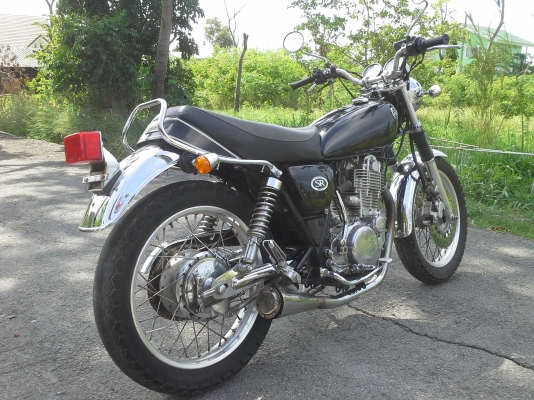 ขายYamaha Sr400cc.ปี2002 เครื่องแน่น สภาพตามรูป ไฟติดครบ