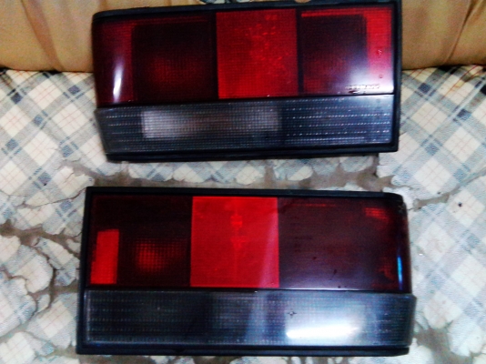 ไฟท้ายเรโนว R9 800บาท