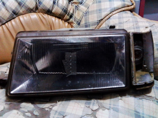 ขายไฟหน้าเรโนว R9 800บาท