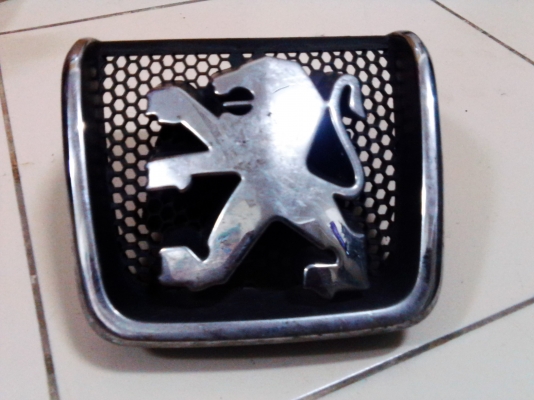 ขายโลโก้ติดกระจังหน้าเปอร์โย