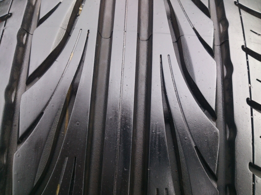 ขายแม็ก 4รู100 ขอบ17 กว้าง8นิ้ว4วง พร้อมยางดีสโตน 205/45R17 ยางสัปดาห์ที่48 ปี13 (ลงพื้นปี14) ดอกยางนิ่มลึกเท่ากัน สภาพ98\% จำนวน 1 ชุด