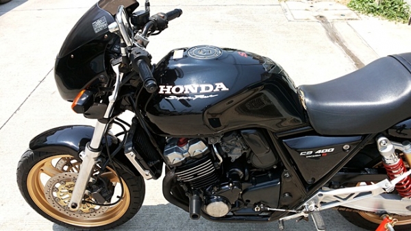 ขาย Cb400 version R ทะเบียนโอนนอก 79,000 ขาย Cb400 version R ทะเบียนโอนนอก 79,000