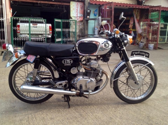 ขาย cb175kอะไรไม่รู้ ทะเบียนเต็ม สวยๆ สตาร์ทมือ เครื่องดี ของเดิมเยอะ ขาย 69000 ติดต่อ 0811160919.