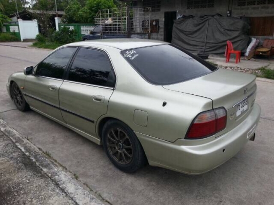 ฮอนด้า แอคคอร์ด ไฟท้ายคู่ พร้อมใช้ เกียร์ออโต้ LPG