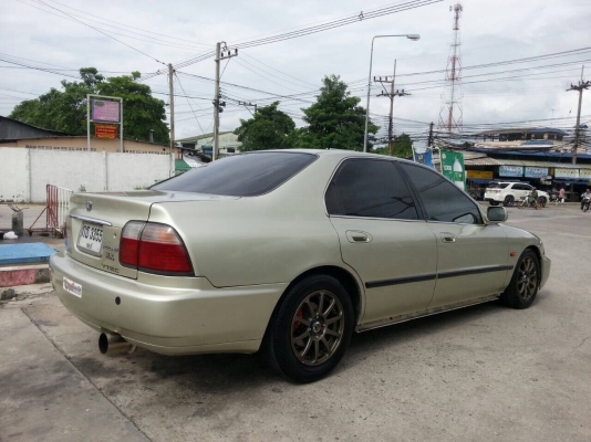 ฮอนด้า แอคคอร์ด ไฟท้ายคู่ พร้อมใช้ เกียร์ออโต้ LPG