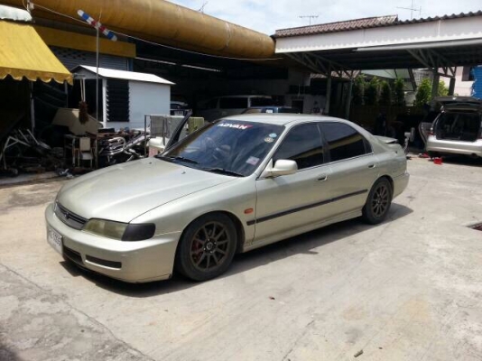 ฮอนด้า แอคคอร์ด ไฟท้ายคู่ พร้อมใช้ เกียร์ออโต้ LPG