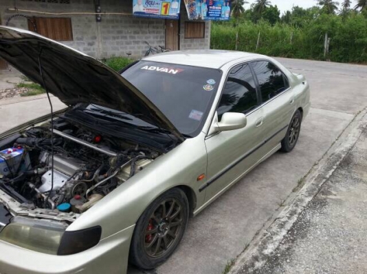 ฮอนด้า แอคคอร์ด ไฟท้ายคู่ พร้อมใช้ เกียร์ออโต้ LPG