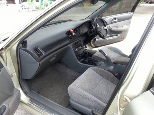 ฮอนด้า แอคคอร์ด ไฟท้ายคู่ พร้อมใช้ เกียร์ออโต้ LPG