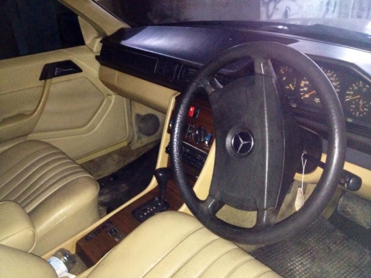 ขายเบนซ์ 300e เครื่องเดิม ไม่เคยดมแก๊ส เครื่องดี ช่วงล่างแน่น ทะเบียนโอนภาษีเต็ม ขาย150000 ติดต่อ0811160919