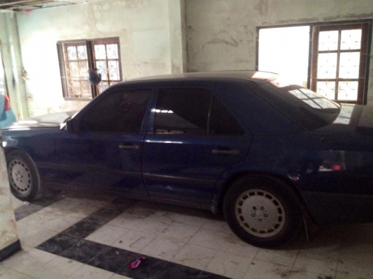 ขายเบนซ์ 300e เครื่องเดิม ไม่เคยดมแก๊ส เครื่องดี ช่วงล่างแน่น ทะเบียนโอนภาษีเต็ม ขาย150000 ติดต่อ0811160919