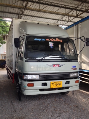 ขายรถบรรทุก 6 ล้อ HINO FF 3H  สิงห์ไฮเทค เครื่อง 195 แรงม้า ตู้บรรทุก10 บานสนใจติดต่อ 080-4477814 พีรพงษ์