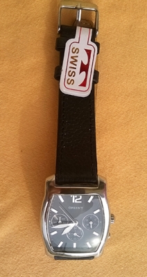 Orient quartz stainless เรือนเหลี่ยม 6เข็ม หน้าดำ