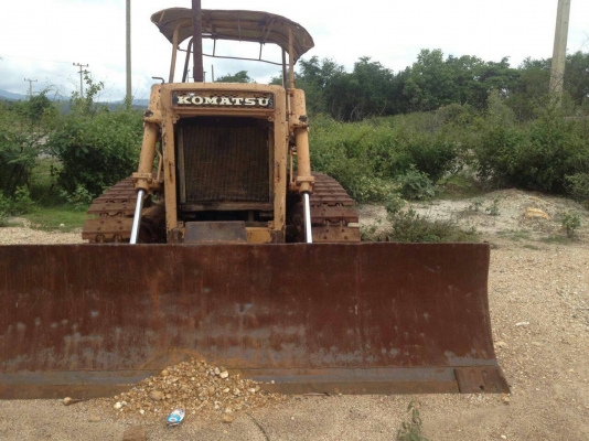 ขายแทร๊กเตอร์ KOMATSU D50A สภาพสวยเครื่องพังราคาเบาๆครับ