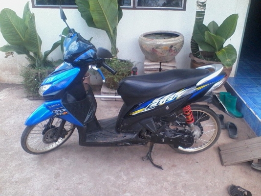 ขายฮอนด้าคลิ๊ก สภาพขับขี่ได้ปกติ 13000 บาทครับ ขายฮอนด้าคลิ๊ก สภาพขับขี่ได้ปกติ 13000 บาทครับ