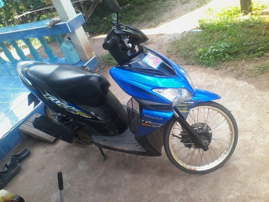 ขายฮอนด้าคลิ๊ก สภาพขับขี่ได้ปกติ 13000 บาทครับ ขายฮอนด้าคลิ๊ก สภาพขับขี่ได้ปกติ 13000 บาทครับ