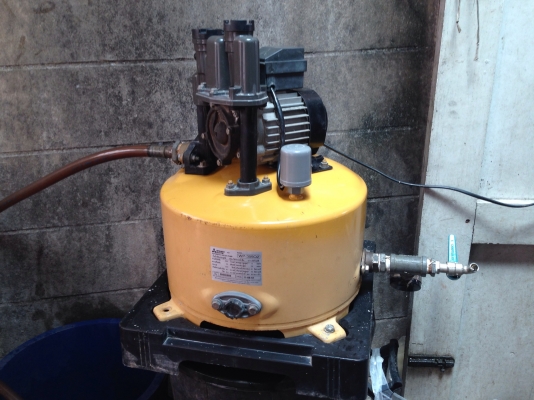 ขายปั้มน้ำอัตโนมัติ Mitsubishi 300 W ผลิตปี 2551 สภาพสวยมาก ใช้กับตึกสูงได้ดี ตรวจเช็คแรงดันเรียบร้อย ไม่มีรั่วซึม พร้อมใช้งาน รับประกันคุณภาพ