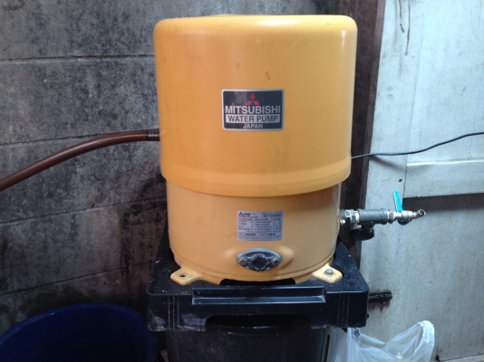 ขายปั้มน้ำอัตโนมัติ Mitsubishi 300 W ผลิตปี 2551 สภาพสวยมาก ใช้กับตึกสูงได้ดี ตรวจเช็คแรงดันเรียบร้อย ไม่มีรั่วซึม พร้อมใช้งาน รับประกันคุณภาพ