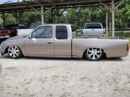 ปี 03 TOYOTA  TIGER D4D 3.0  X-TRA CAB ABS Airbag รถย่นบอดี้ เกืยร์ธรรมดา ABS Airbag คานหน้าเดิม เครื่องดี เพาเวอร์ ไฟฟ้า รอบนอกสีบาง คัชชีสวย ขับดี แอร์เย็น =180000บาท