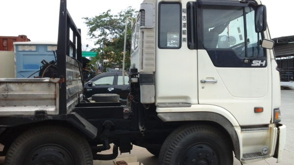 Hino F18, 12 ล้อ,วางเครื่อง Deawoo 360 แรง ช่วงล่าง ZM10 น๊อต