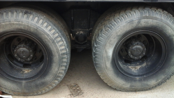 Hino F18, 12 ล้อ,วางเครื่อง Deawoo 360 แรง ช่วงล่าง ZM10 น๊อต