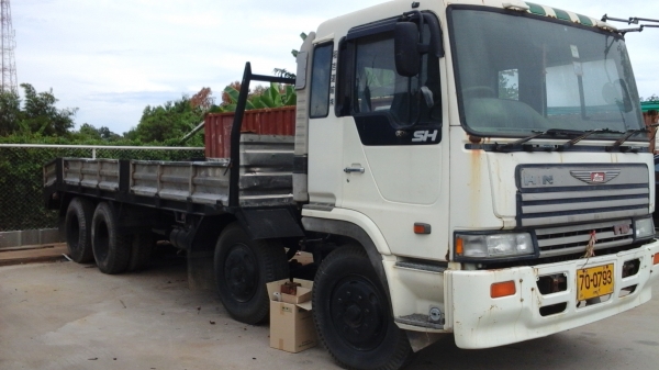 Hino F18, 12 ล้อ,วางเครื่อง Deawoo 360 แรง ช่วงล่าง ZM10 น๊อต