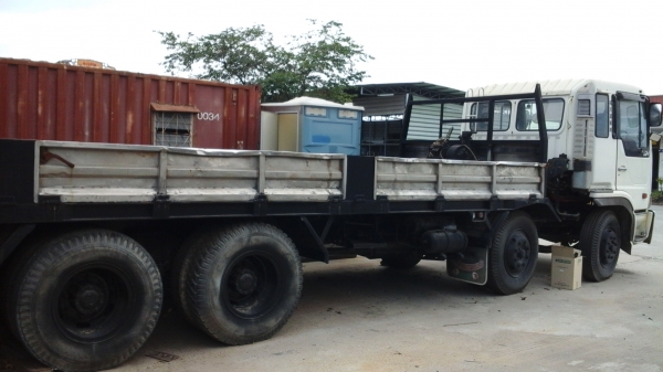 Hino F18, 12 ล้อ,วางเครื่อง Deawoo 360 แรง ช่วงล่าง ZM10 น๊อต