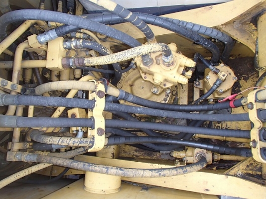 ขายด่วน KOMATSU PC120-5  อาร์พิเศษ  แทรค 70  นำเข้าจากญี่ปุ่ีนยังไม่ผ่านการใช้งานในไทย สภาพสวย