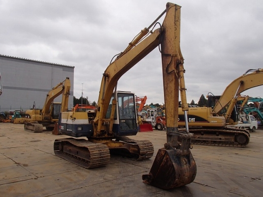 ขายด่วน KOMATSU PC120-5  อาร์พิเศษ  แทรค 70  นำเข้าจากญี่ปุ่ีนยังไม่ผ่านการใช้งานในไทย สภาพสวย