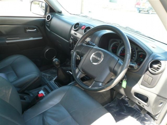 ขาย ISUZU D-MAX SPACE CAB (SUPER PLASTINUM) เครื่องเดิม ช่วงล่างดี สีเดิมทั้งคัน แต่งแมกซ์ 17 นิ้ว