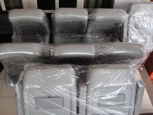 ขาย  เบาะวีไอพี ใส่รถตู้ตัวใหม่ 9 ที่นั่ง