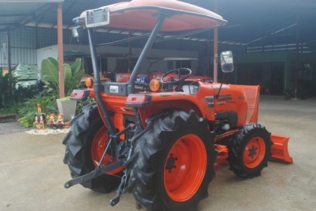 ขายรถไถ Kubota L 3608 (4WD) พร้อมดันหน้าช้างและผาน 6ตราช้าง