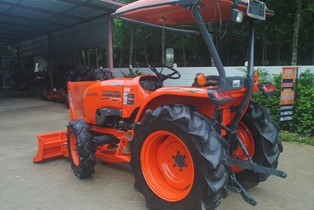 ขายรถไถ Kubota L 3608 (4WD) พร้อมดันหน้าช้างและผาน 6ตราช้าง