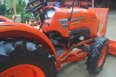 ขายรถไถ Kubota L 3608 (4WD) พร้อมดันหน้าช้างและผาน 6ตราช้าง ขายรถไถ Kubota L 3608 (4WD) พร้อมดันหน้าช้างและผาน 6ตราช้าง