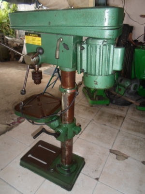 แท่นเจาะ สูงประมาณ 1 เมตร สภาพสวย เหมือนใหม่ พร้อมใช้งาน ไฟบ้าน 5,500