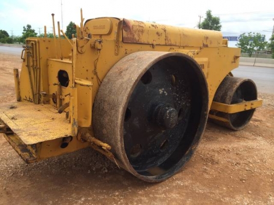 ขายรถบด หน้าเหล็ก หลังเหล็ก KOMATSU (WATANABE) WN10 (รถบด 10 ตัน) สภาพใช้งานได้ปกติดี มีVDOการทำงานครับ