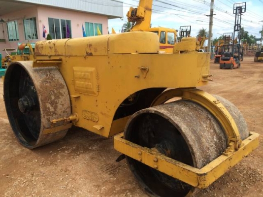 ขายรถบด หน้าเหล็ก หลังเหล็ก KOMATSU (WATANABE) WN10 (รถบด 10 ตัน) สภาพใช้งานได้ปกติดี มีVDOการทำงานครับ