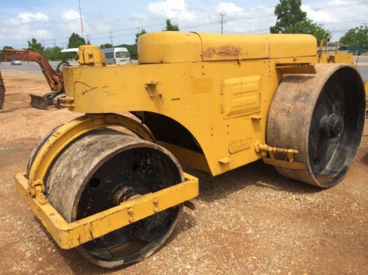 ขายรถบด หน้าเหล็ก หลังเหล็ก KOMATSU (WATANABE) WN10 (รถบด 10 ตัน) สภาพใช้งานได้ปกติดี มีVDOการทำงานครับ