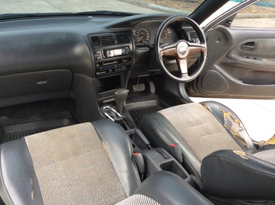 ขายรถบ้าน โตโยต้า โคโรล่า สามห่วง ปี95 เครื่องเดิม 1.3 gxi หัวฉีด เกียร์ออโต้ ติดแก๊ส lpg เพาเวอร์ กระจกไฟฟ้าทั้งคัน ใช้ได้ทุกบาน แอร์หนาว ตัวถังเดิมๆ ไม่มีชนเลย สีเต็มเงา มีริ้วรอยเล็กน้อย เครื่องดี เกียร์เปลี่ยนนิ่มมาก รถขับดีมาก ช่วงล่างเงียบ ประหยัดสุ