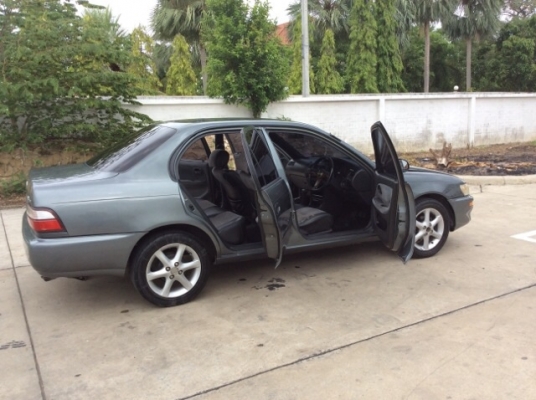 ขายรถบ้าน โตโยต้า โคโรล่า สามห่วง ปี95 เครื่องเดิม 1.3 gxi หัวฉีด เกียร์ออโต้ ติดแก๊ส lpg เพาเวอร์ กระจกไฟฟ้าทั้งคัน ใช้ได้ทุกบาน แอร์หนาว ตัวถังเดิมๆ ไม่มีชนเลย สีเต็มเงา มีริ้วรอยเล็กน้อย เครื่องดี เกียร์เปลี่ยนนิ่มมาก รถขับดีมาก ช่วงล่างเงียบ ประหยัดสุ