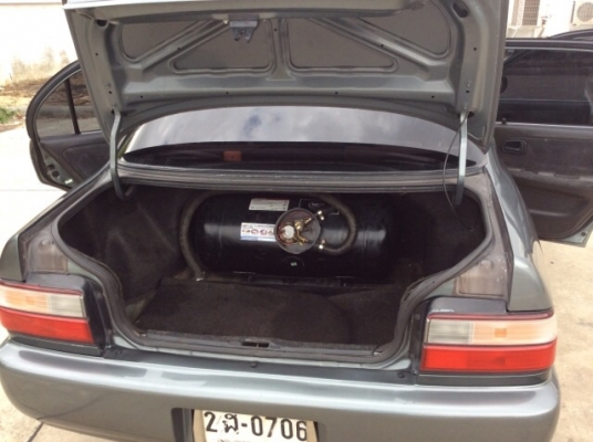 ขายรถบ้าน โตโยต้า โคโรล่า สามห่วง ปี95 เครื่องเดิม 1.3 gxi หัวฉีด เกียร์ออโต้ ติดแก๊ส lpg เพาเวอร์ กระจกไฟฟ้าทั้งคัน ใช้ได้ทุกบาน แอร์หนาว ตัวถังเดิมๆ ไม่มีชนเลย สีเต็มเงา มีริ้วรอยเล็กน้อย เครื่องดี เกียร์เปลี่ยนนิ่มมาก รถขับดีมาก ช่วงล่างเงียบ ประหยัดสุ