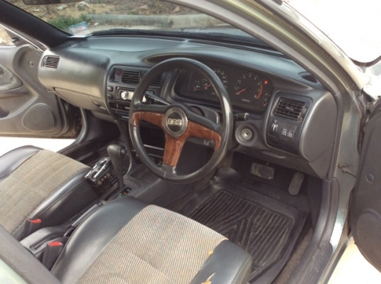 ขายรถบ้าน โตโยต้า โคโรล่า สามห่วง ปี95 เครื่องเดิม 1.3 gxi หัวฉีด เกียร์ออโต้ ติดแก๊ส lpg เพาเวอร์ กระจกไฟฟ้าทั้งคัน ใช้ได้ทุกบาน แอร์หนาว ตัวถังเดิมๆ ไม่มีชนเลย สีเต็มเงา มีริ้วรอยเล็กน้อย เครื่องดี เกียร์เปลี่ยนนิ่มมาก รถขับดีมาก ช่วงล่างเงียบ ประหยัดสุ