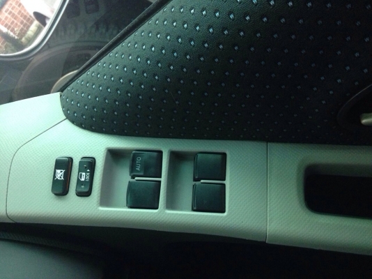 TOYOTA YARIS 1.5E AUTO ปี49 ภาษีเต็ม มือเดวป้ายแดง วิ่ง 70000โล