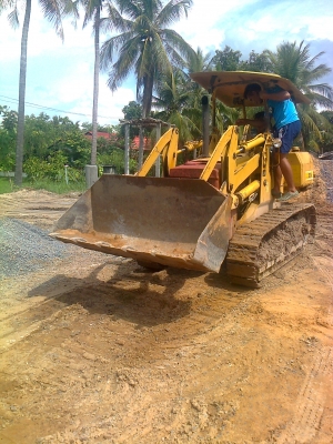 รถตักมิตซูบิชิรถนอก