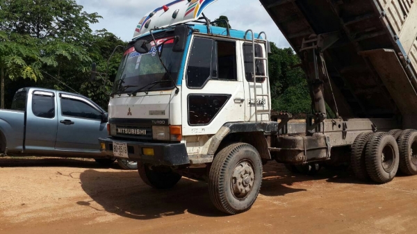 ลงภาพเพิ่มเติม!! 10ดั้มพ์ MITSUBISHI FN527 สภาพเดิมๆ 220แรง เอกสารเล่มทะเบียน ราคาคุยได้ 087-2976734